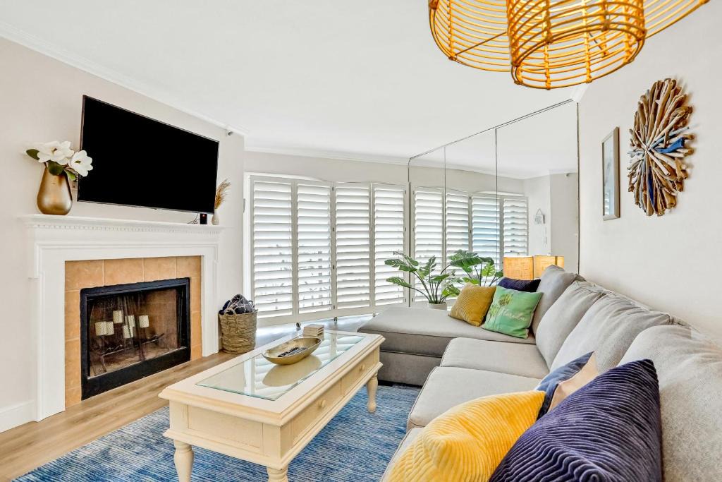 Sunset Reef Hotel | Lighthouse Pointe 502