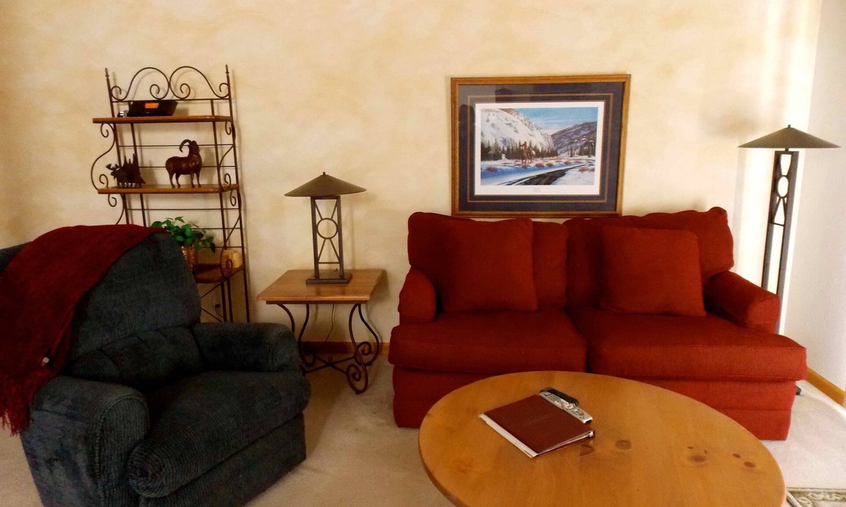 Dillon House | Lookout Ridge Townhome In the Heart of Summit County