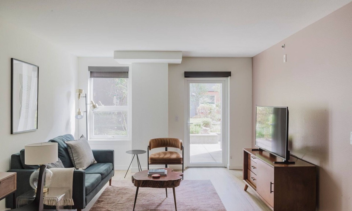 Lower Queen Anne Apartment | Luxe Lower Queen Anne 1BR w/Gym, W/D & Lounge, by Blueground