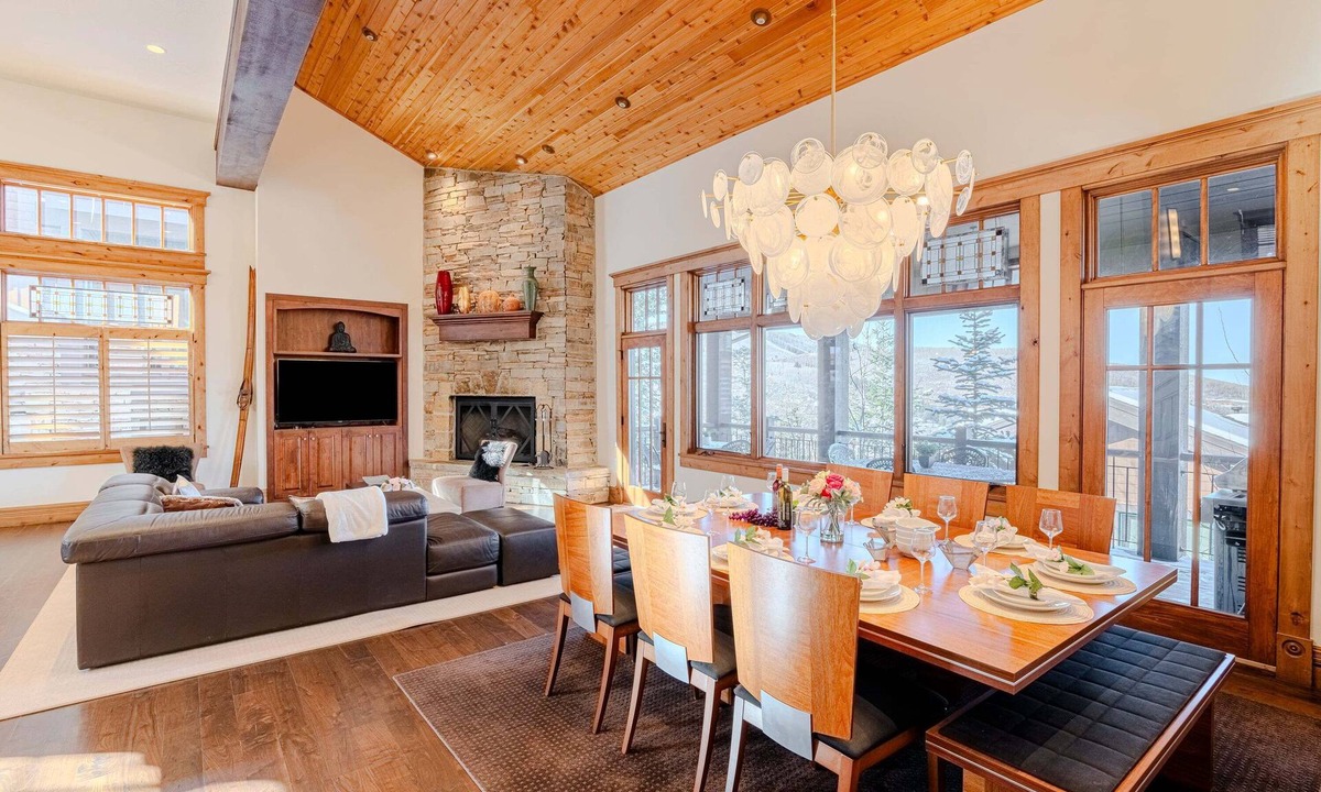 Deer Valley House | Luxury Home, Central Location, Amazing Views, Game/Theater Rooms, Hot tub!