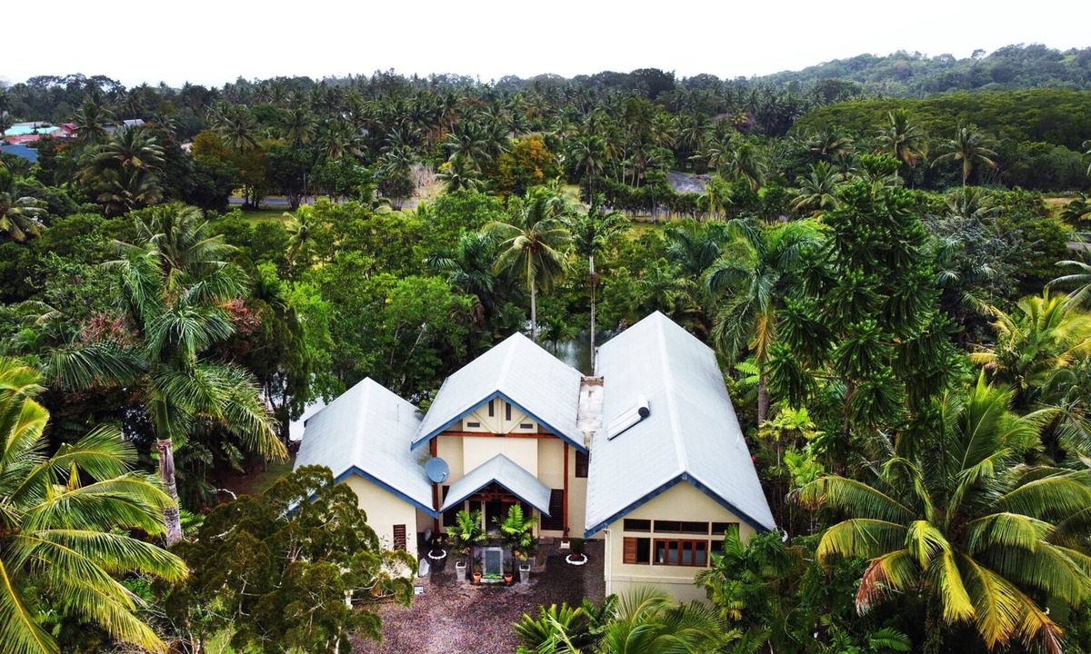 Pacific Harbour House | Luxury Riverside Tropical Villa