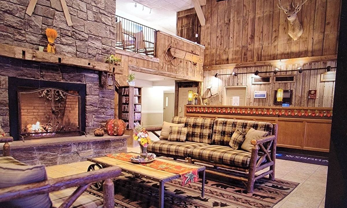 Hancock Condo | MLK weekend available! Ski in/out - Jiminy Peak Wyndham Bentley Brook