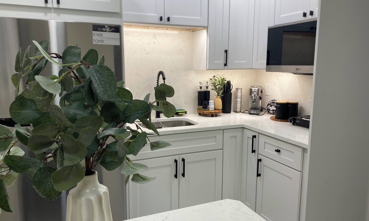 Arlington Apartment | Modern & Cozy apartment near top attractions Stadium,beaches ,downtown & more!