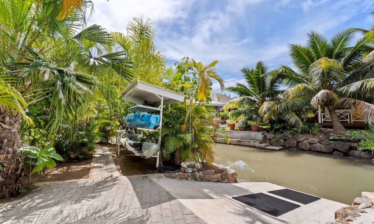 Tiahura House | Moorea Mahana House With Private Canal to Lagoon