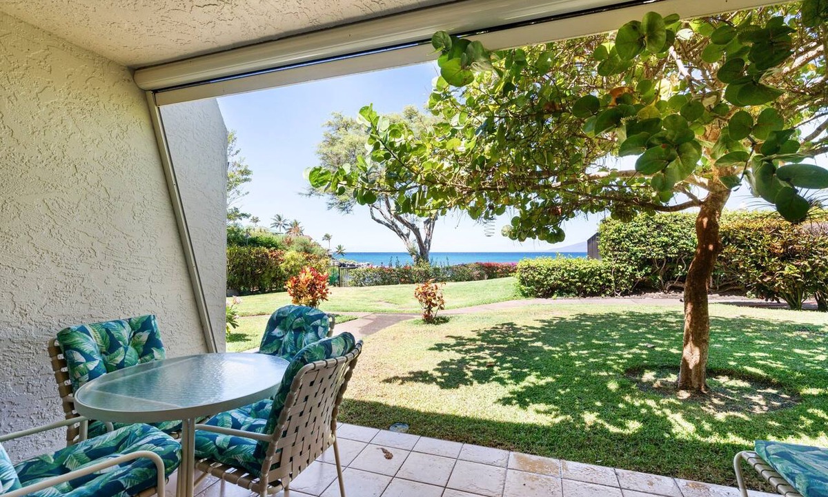 Napili Apartment | Napili Point A26 1BD Oceanfront Paradise