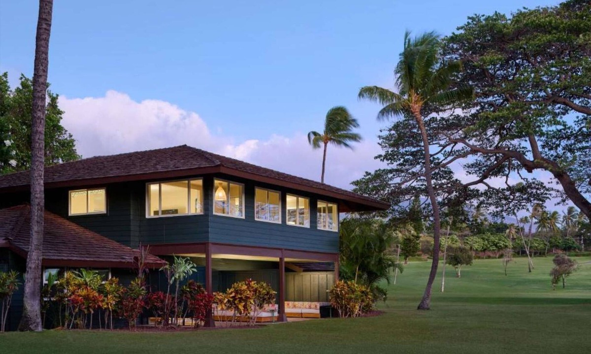 Kaanapali Hotel | Near Lahaina Town | Dining, Spa, and Pools