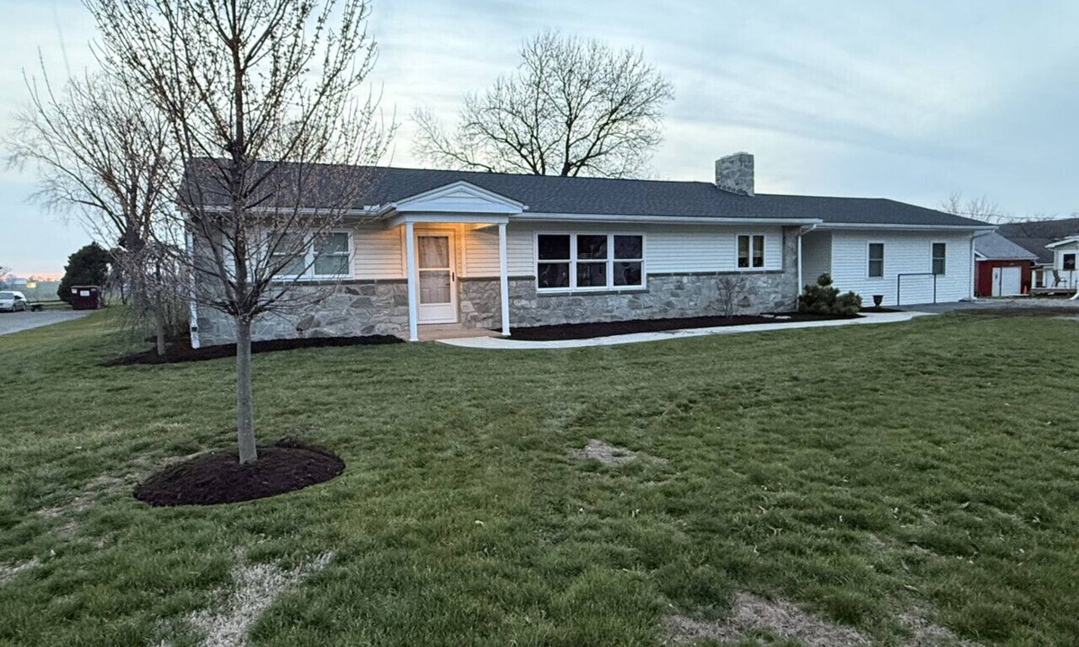 Ronks House | New! Cozy Family Getaway|Amish Farmland|Patio|