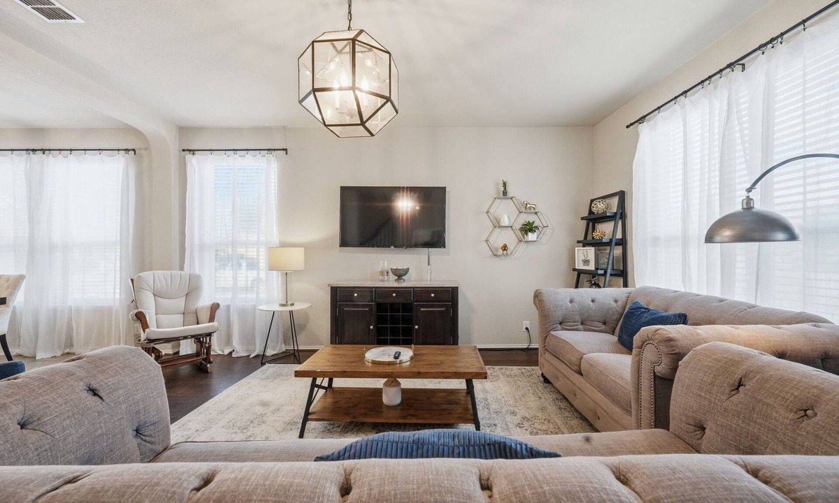 Converse House | NEW! Spacious 5BR Family Home w/Theater Near Base