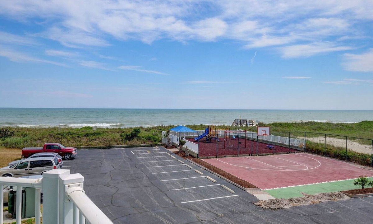 Sneads Ferry Condo | Newly Renovated Oceanfront Condo, beach access, tons of amenities