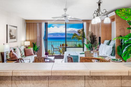 Kahana Apartment | Oceanfront Kahana Condo Ocean View, Beachfront, Pool & Sleeps 4, Walkable Area