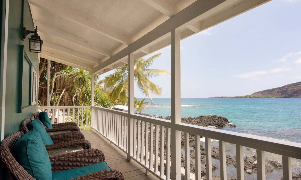 Honaunau-Napoopoo House | Oceanfront Kealakekua Bay Retreat w/Breathtaking Views from Every Room