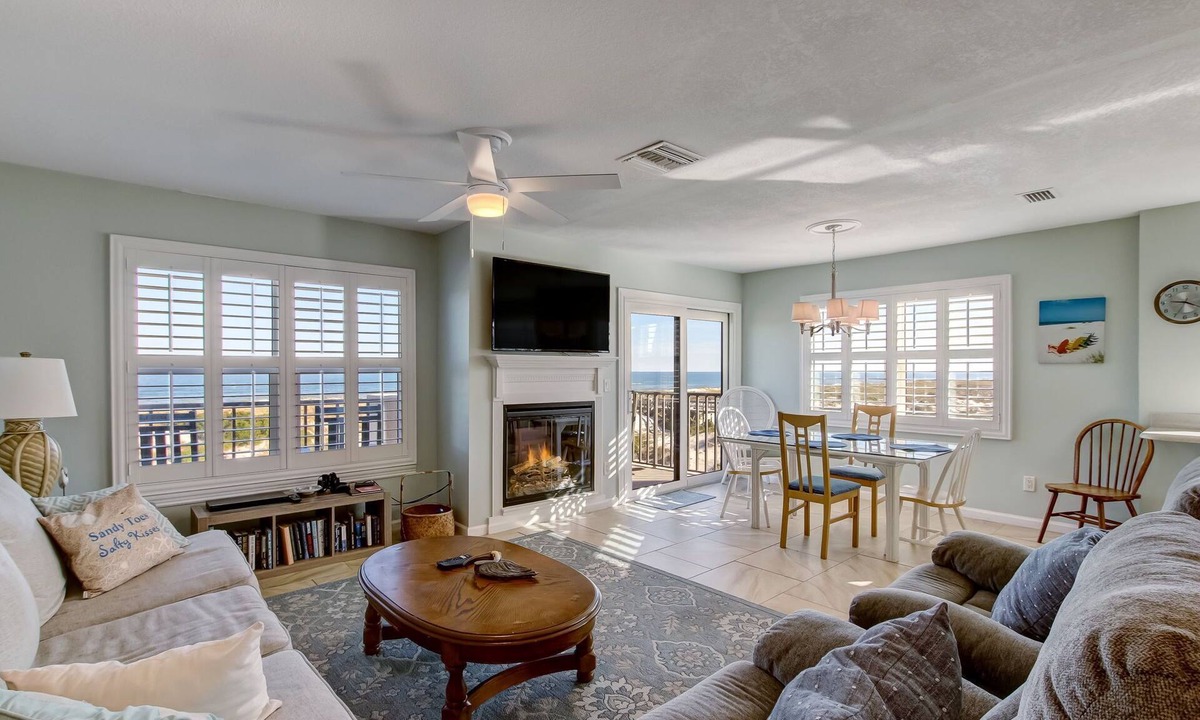 Amelia City House | Pet Friendly | Oceanfront Sailmaker Townhome | Updated Kitchen | Purchasable Summer Beach Club Access