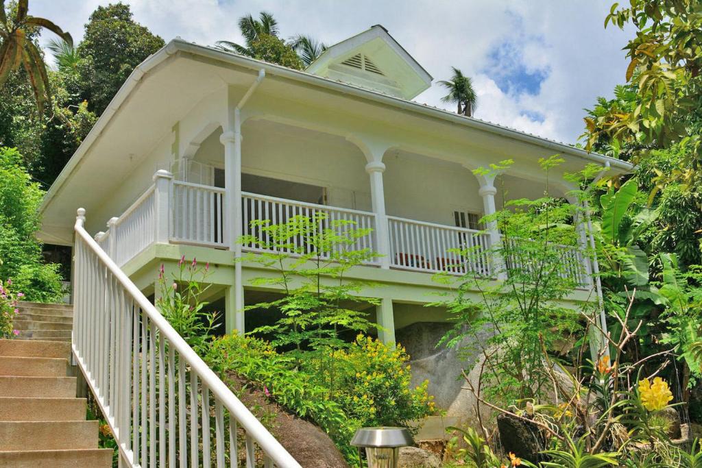 Mahe Island Ski Chalet | Petit Baie Chalets