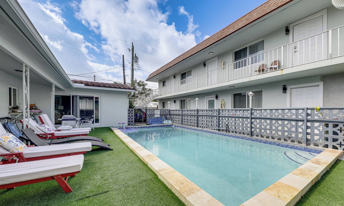 Cypress Point Condo | Pool Access, 1 Mi to Pier! Pompano Beach Condo