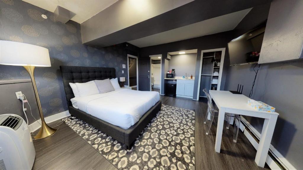 Bay Village Apartment | Prices And Location CANNOT Be Beat! 1B1