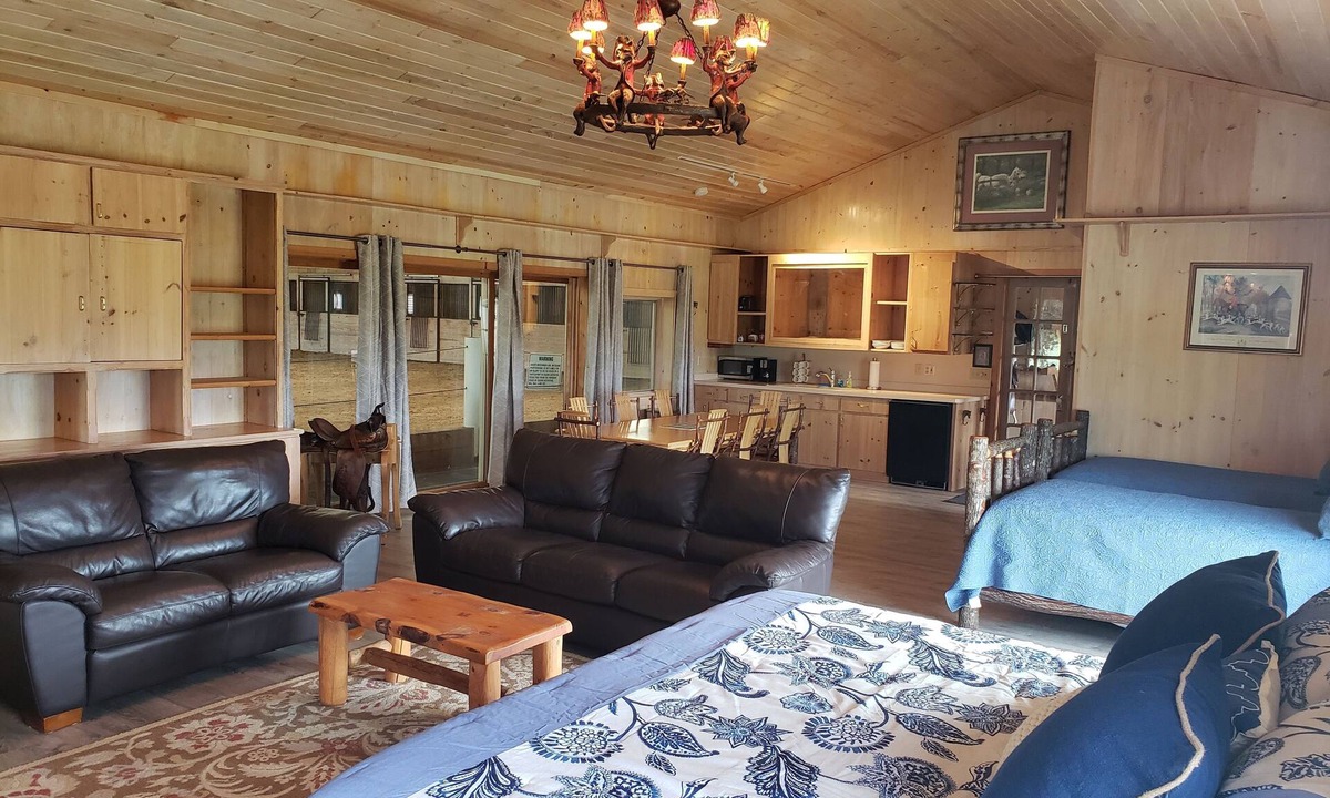 Sturgeon Bay House | Private Estate - Romantic - Peaceful Escape
