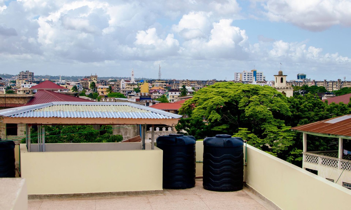 Stone Town Bed & Breakfast | Private rooms with private toilets. Each unit has two bedrooms.