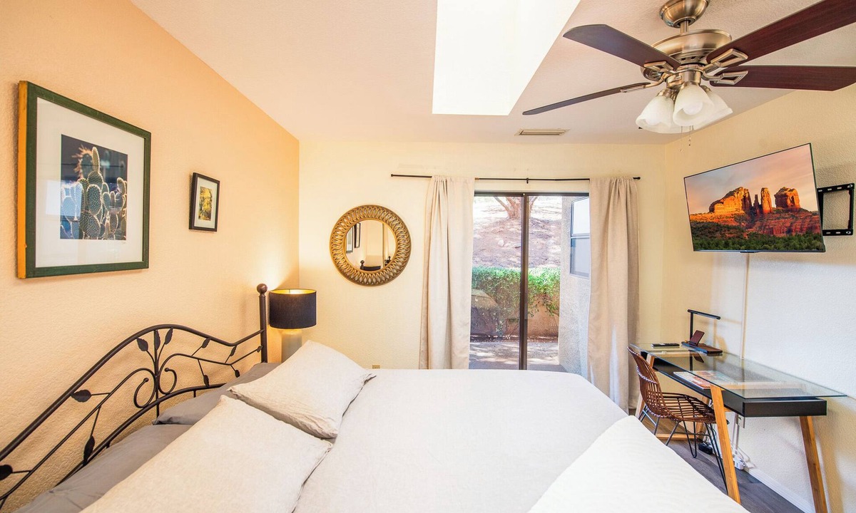 Oak Creek House | Red Rock Casita - minutes from Bell Rock w/Golf/Tennis/Pickleball/Hot Tub/Pool
