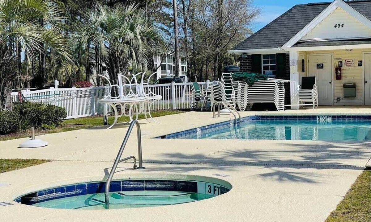 Carolina Forest Apartment | River Oaks Golf & Tennis Resort
