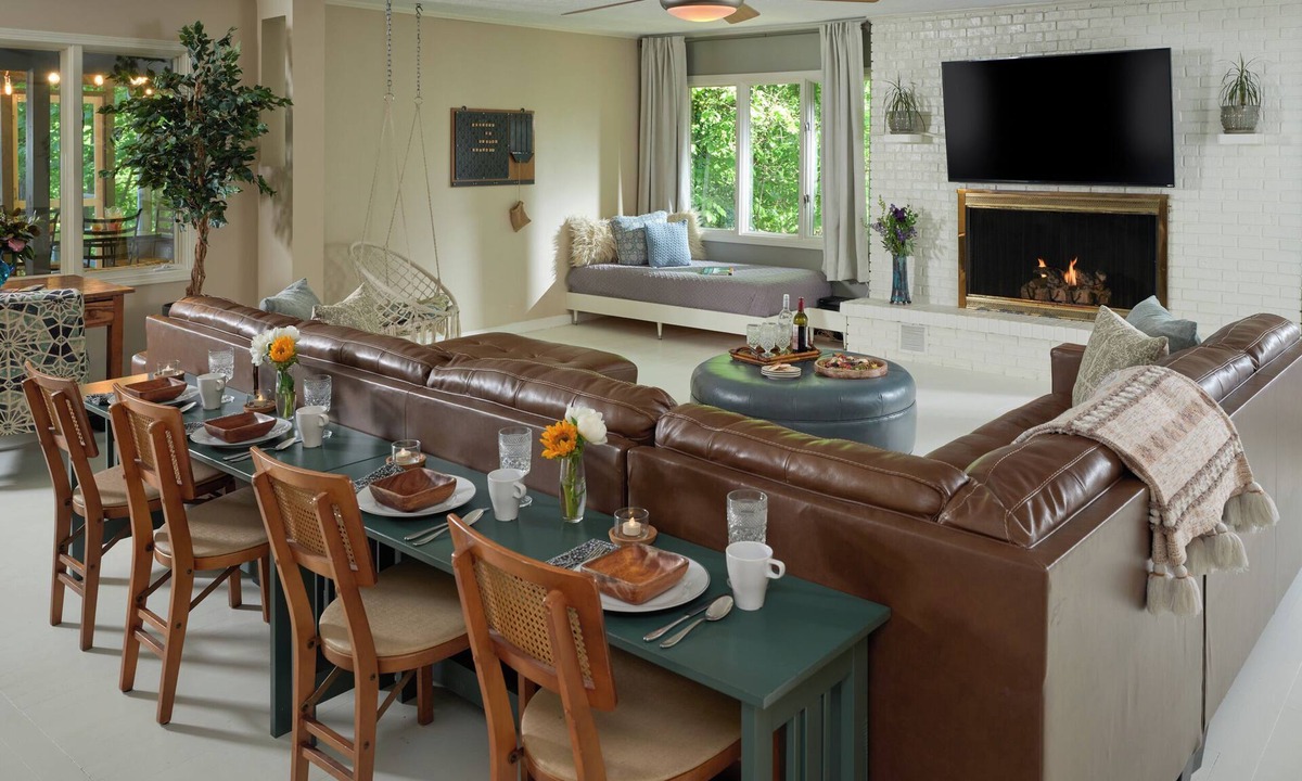 Union Pier House | River's Edge on 30 Acres with Kayaks/Pool/Farm/River/Trails/Pets, near Beach