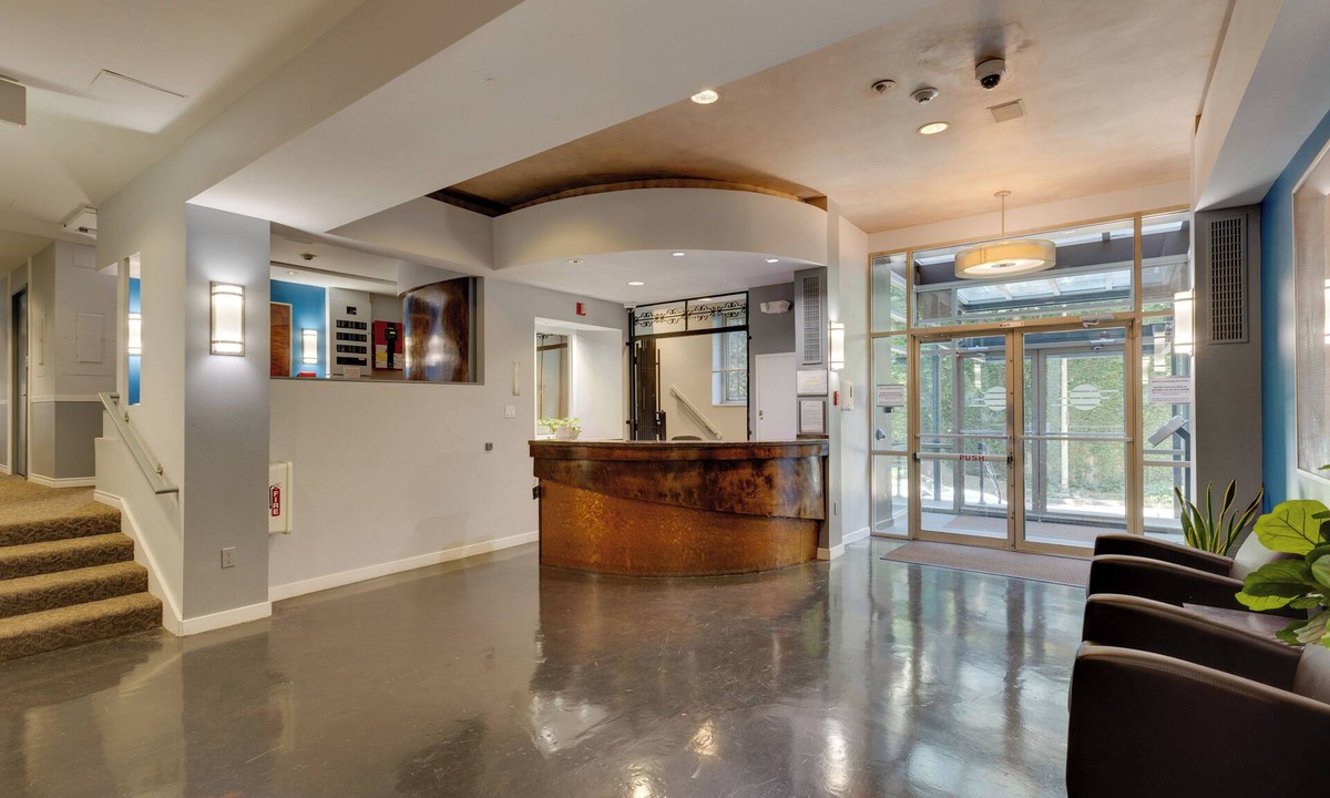 Downtown Seattle Apartment | Rooftop Deck, Views! Dtwn Hub 2 Mi to Lumen Field