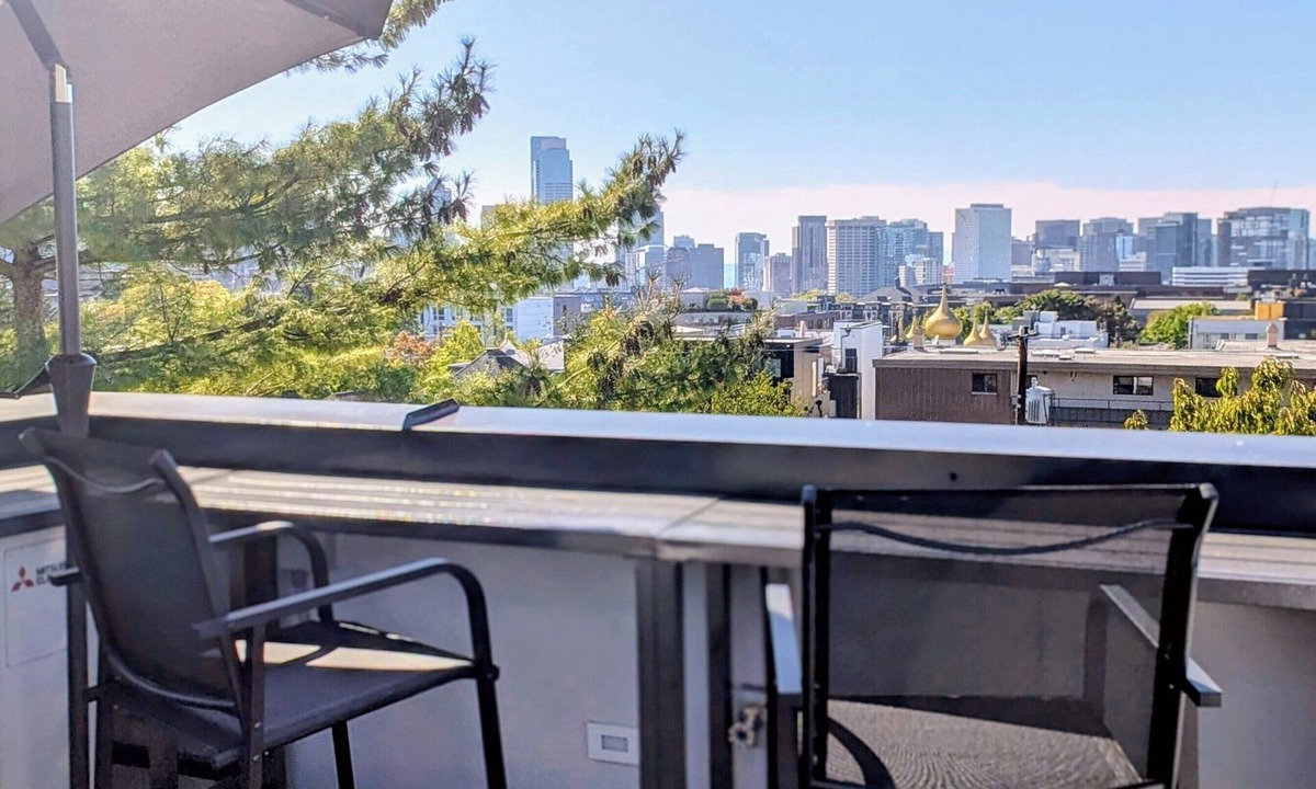 Broadway House | Rooftop w/Skyline & Space Needle Views A/C World Soccer Match 15min→Stadium