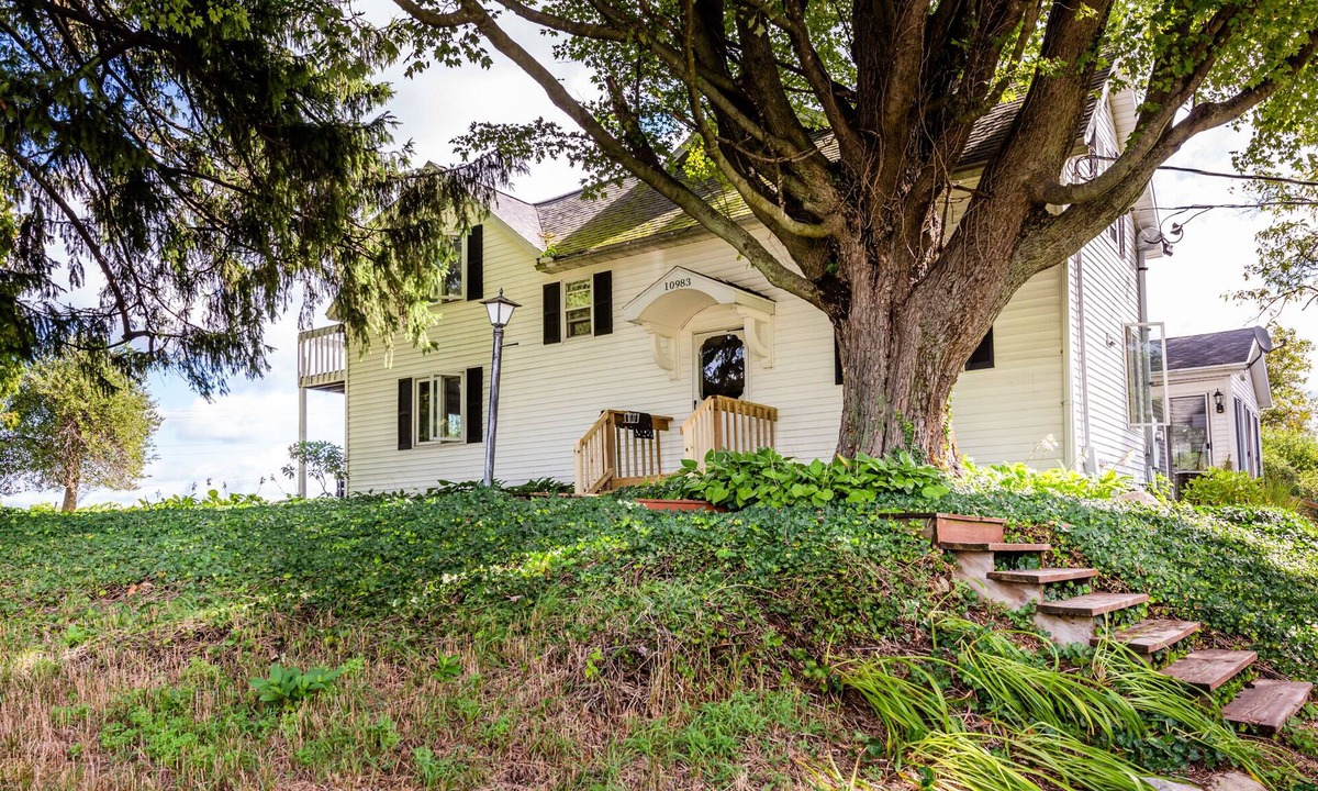 Baroda House | Round Barn Estate: Escape to the Vineyard!