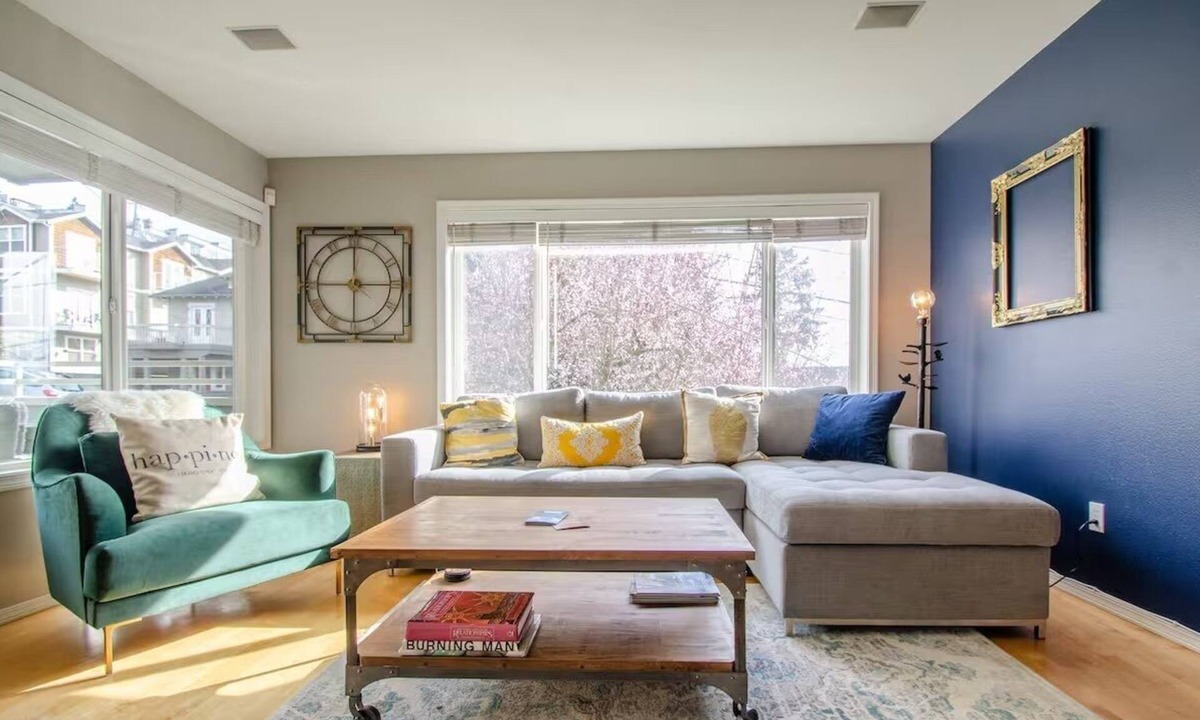 West Queen Anne House | Seattle Queen Anne Retreat – Rooftop Deck, Family-Friendly, Prime Location, AC