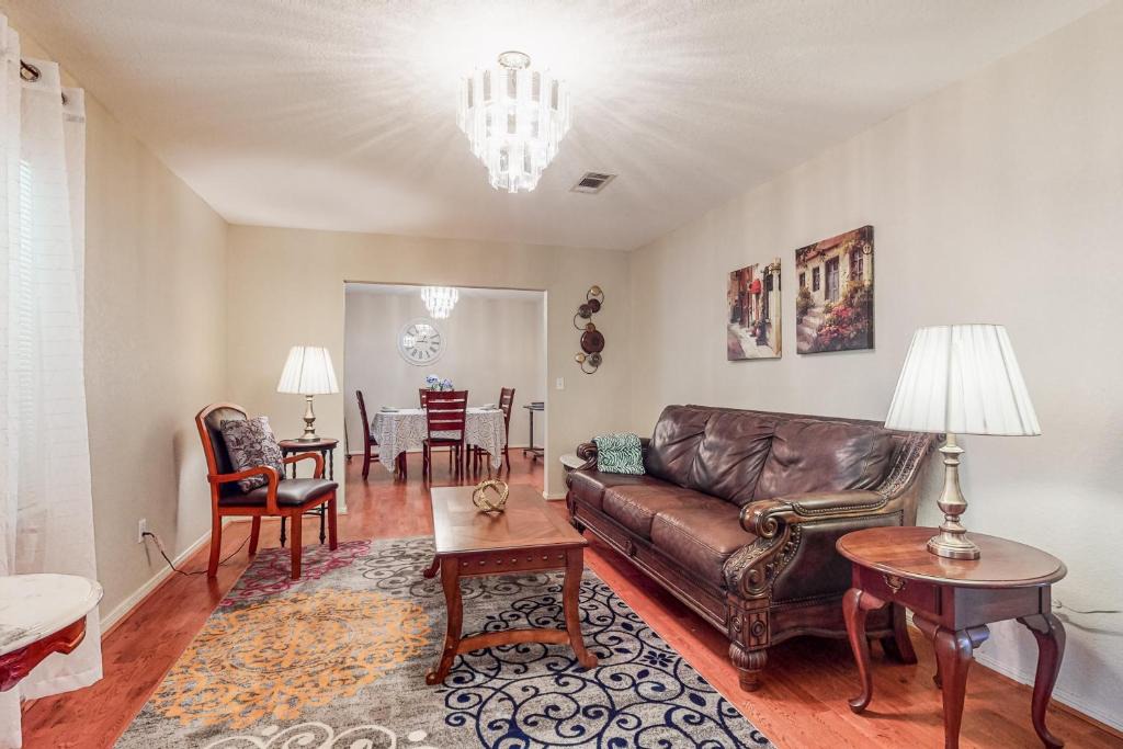 San Jacinto House | Seawall Secret