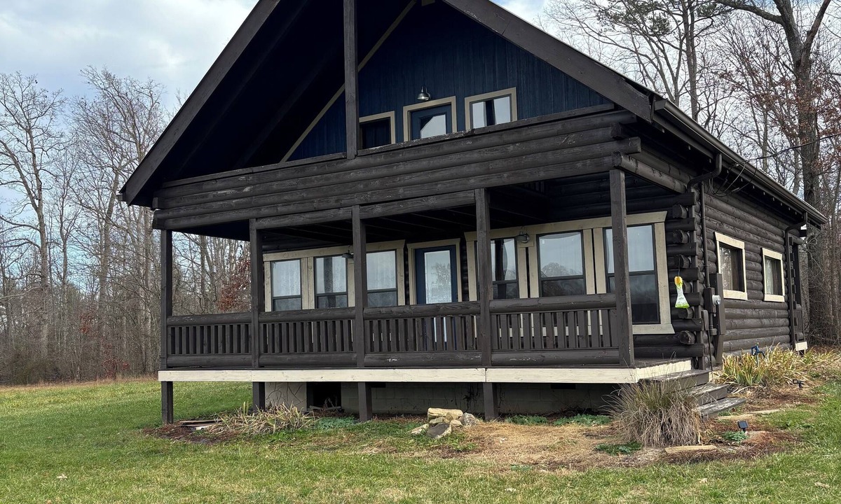 Wilder Cabin | Serene peaceful 2-bedroom cabin in charming Clarkrange/Jamestown