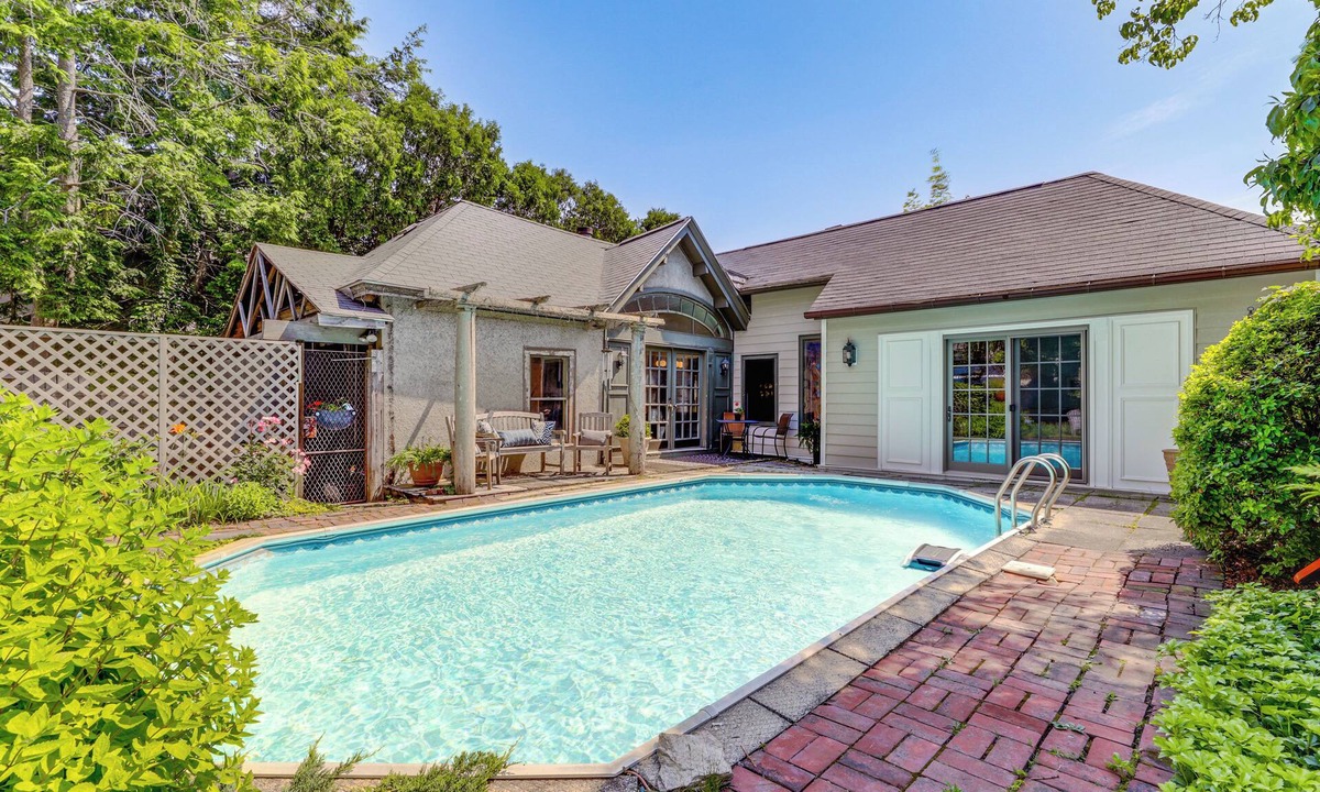 Worcester Cottage | Shared Hot Tub: Historic Cottage, Walk to Elm Park