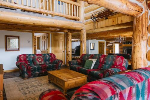 Wildernest House | Silverthorne Cabin with Hot Tub and Forest Access