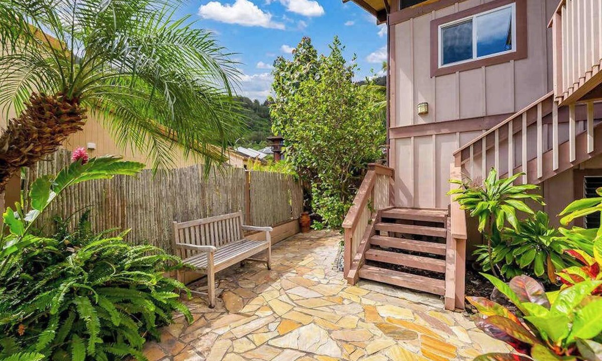Hawaii Kai Apartment | Simple Hawaii Kai Studio with Lanai & WiFi Near the Beaches