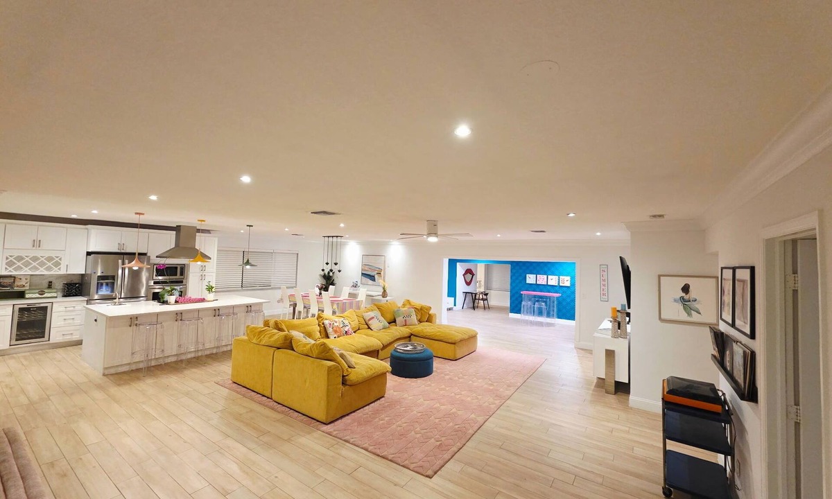 Coral Ridge Isles House | Spacious 5-bedroom house with fitness room and AC in welcoming Fort Lauderdale