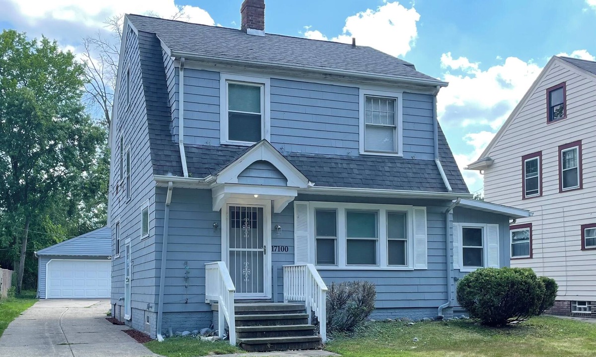 Maple Heights House | Spacious 5-bedroom house in Maple Heights