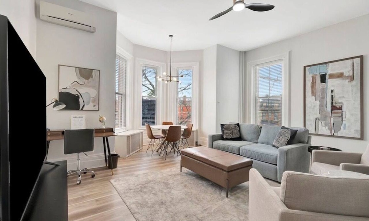 East Walnut HIlls Apartment | Spacious Haven 7min to Downtown
