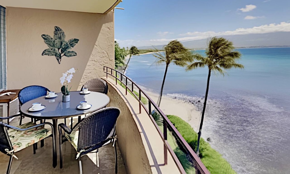 Maalaea Condo | Stunning Maalaea Fully Remodeled Oceanfront Condo Ocean Views Pool BBQ