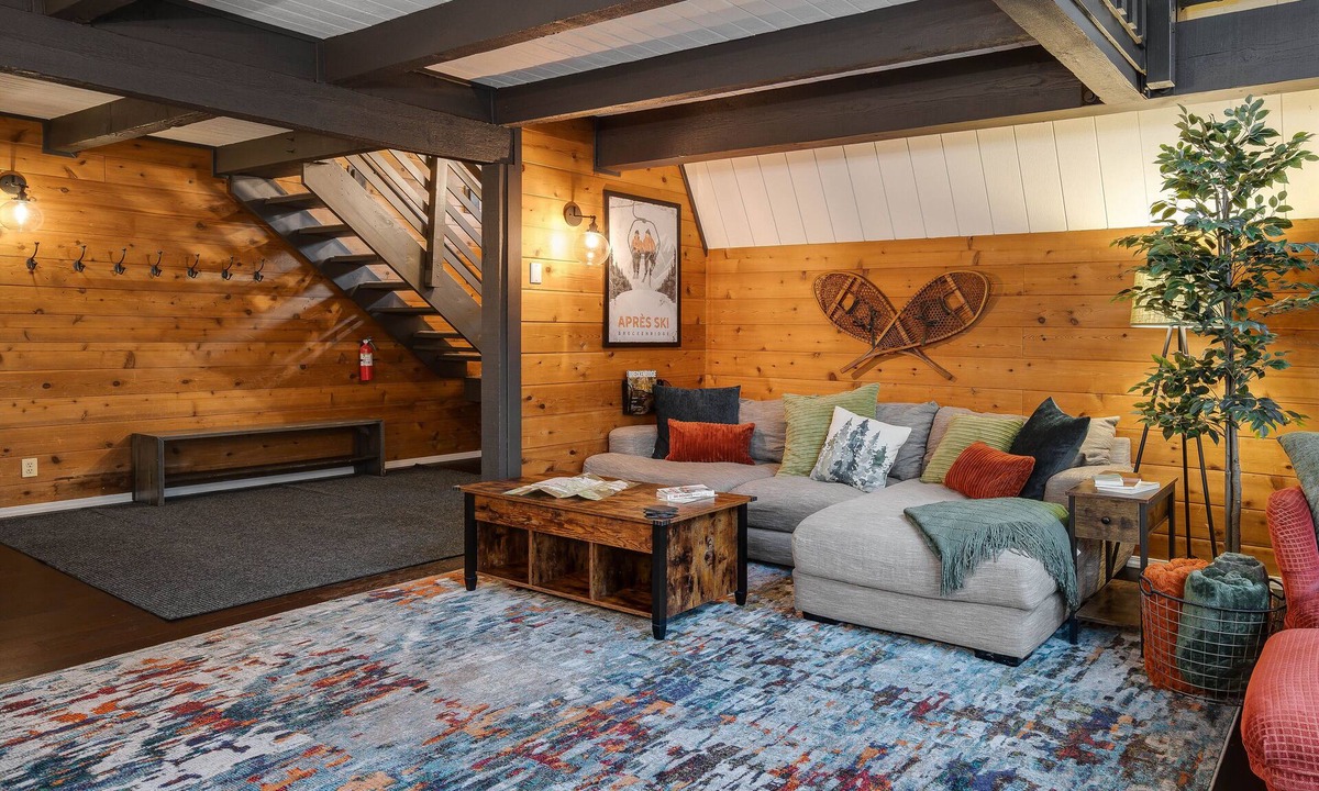 Lakeshore Cabin | Tranquil modern hike + ski Breck cabin w/Fast WiFi, HotTub, FirePit, 2 Kitchens