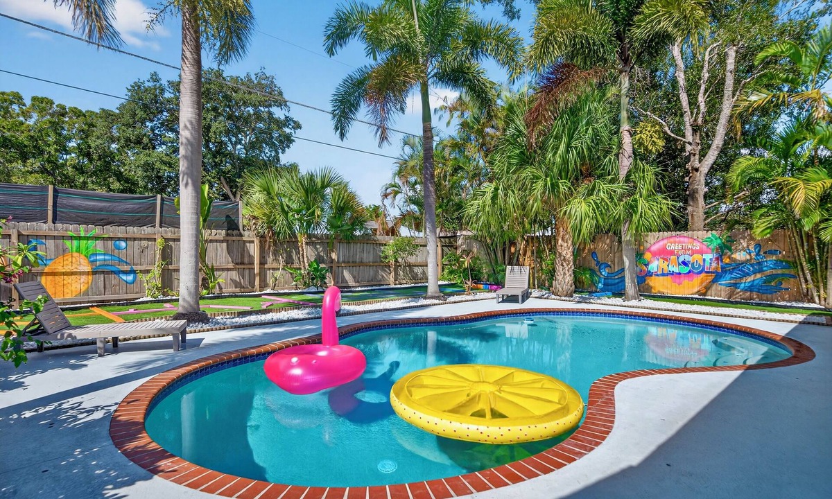 Sarasota Springs House | Tropical Family Retreat with Heated Pool, Jacuzzi, Mini Golf