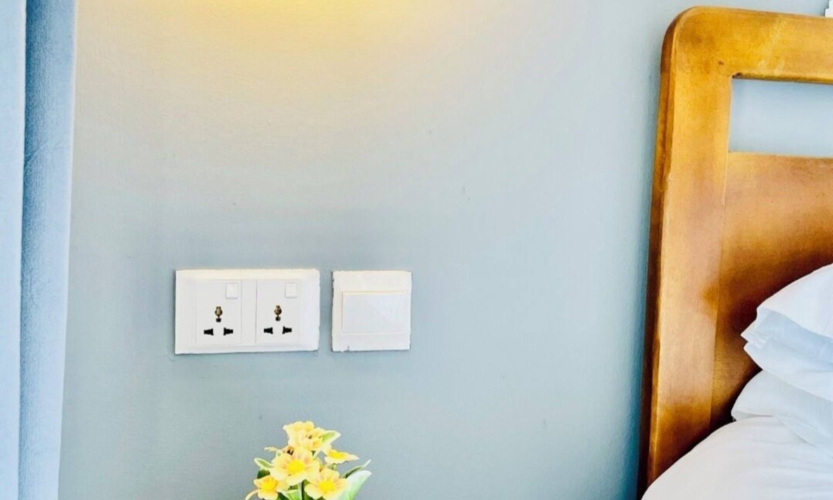 Bwejuu Apartment | Tropical Ocean Breeze Retreat Steps from Beach & Lagoon