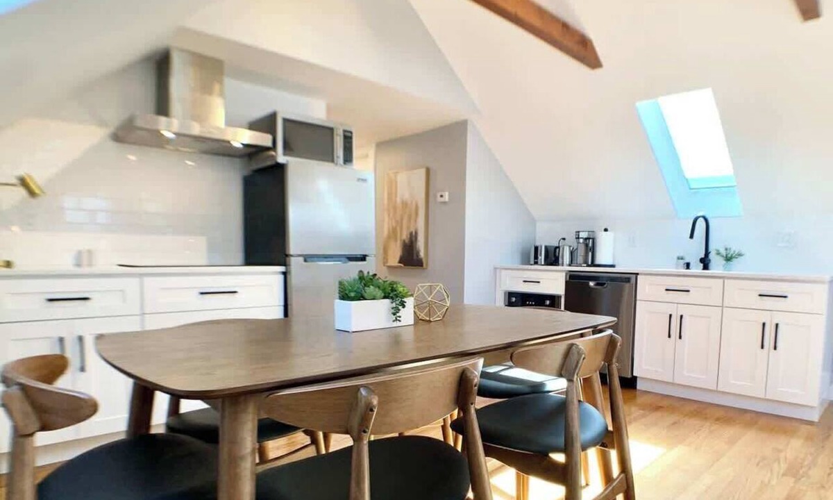 Arlington Apartment | Unique Cathedral Ceiling Condo W/D, Parking