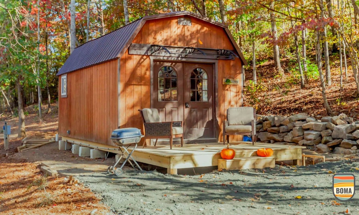 Lake Lure Cottage | Unique “Tiny Barn” at Farmstead | Lake Lure 2miles