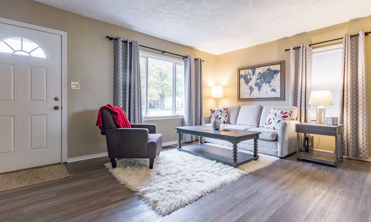 South Bend House | Walk to Notre Dame - Stay in Comfort!