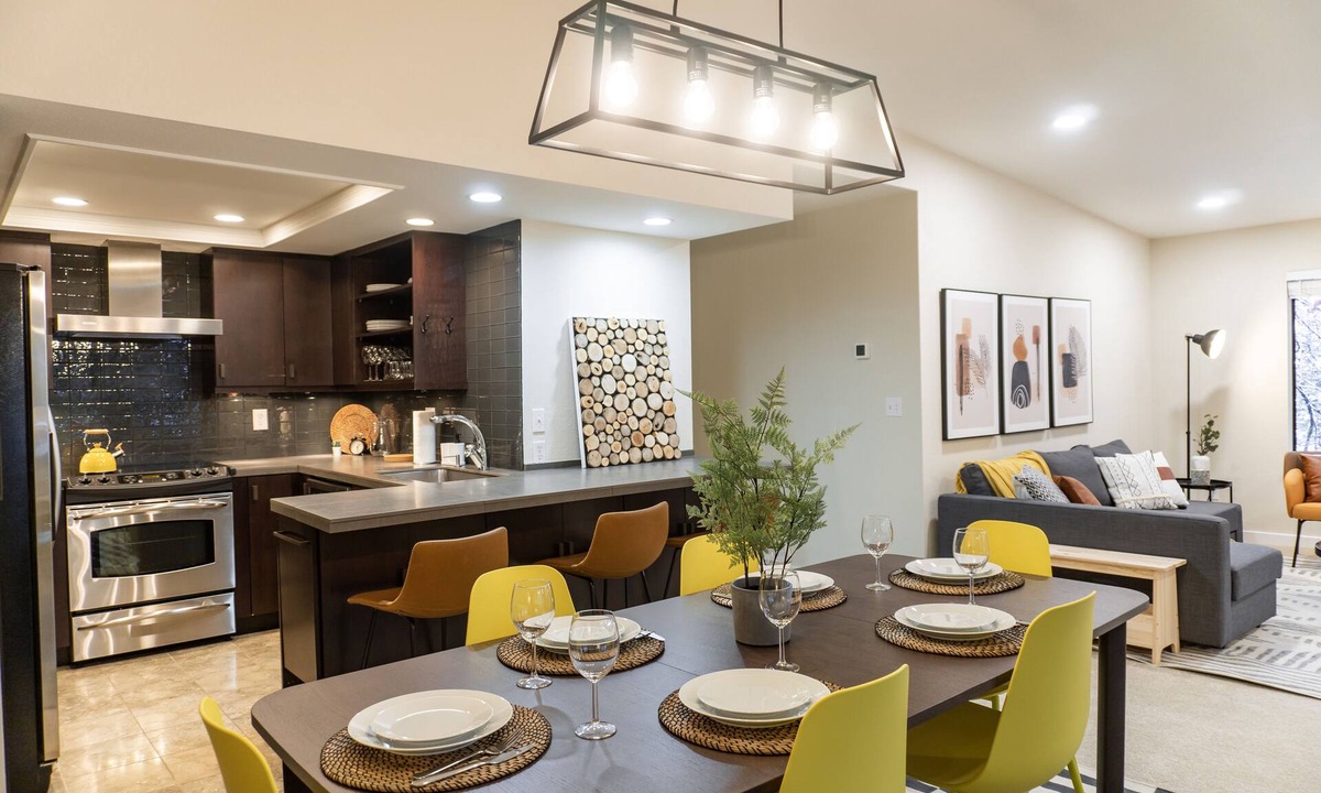 Northwest Bellevue Condo | Washington State Inspired Free Parking