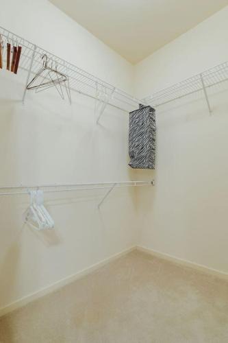 Downtown Seattle House | Waterfront 2BR Great Wheel View Walk to Pike Place