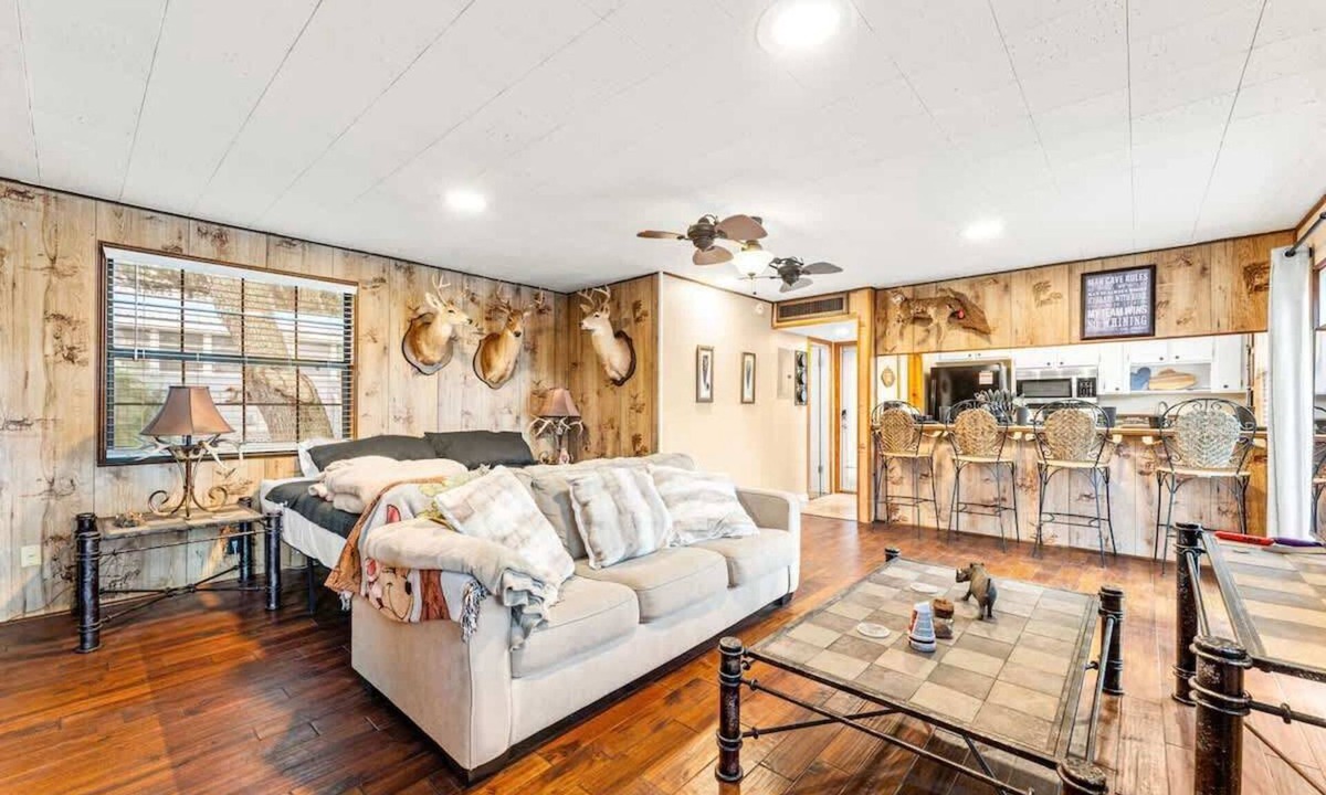 Northside Cabin | Waterfront Fishing Lodge, King Bed, StovePipe Fireplace, Peaceful