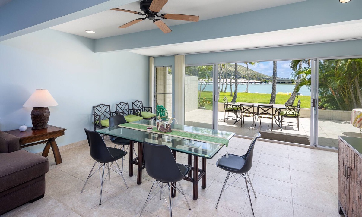 Portlock House | Waterfront Spacious Home near Beach. Prime Location w/Boat Dock. Family Friendly