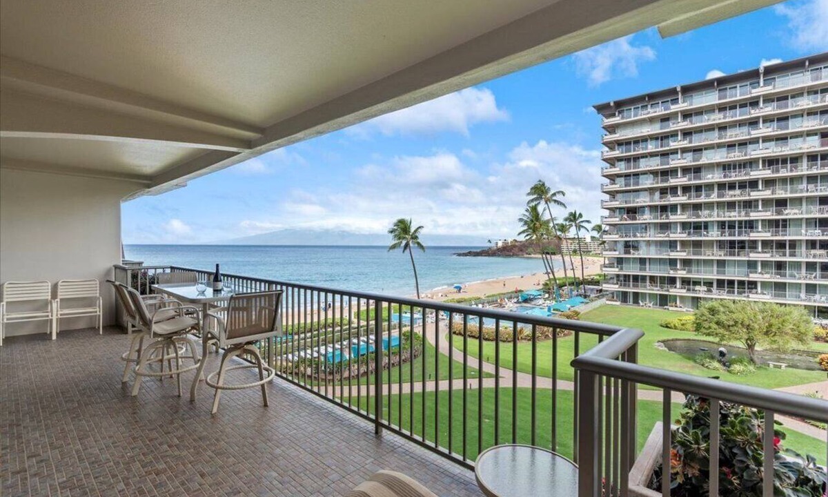 Kaanapali Condo | Whaler 456 Spectacular Views And Close To Everything