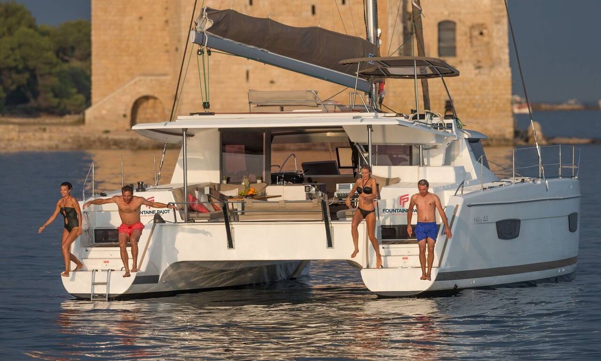 Stone Town Boat Rental | Zanzibar's Sun-Kissed Sailing Experience