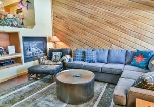 Cedars Powder Day Townhome: Ski-In, Ski-Out